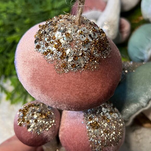 Lot of 4 Velvet Mushroom Ornaments in Pink & Green metallic silver gold glitter - Picture 4 of 13